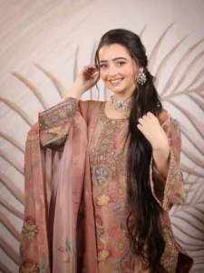 chahat-pandey age